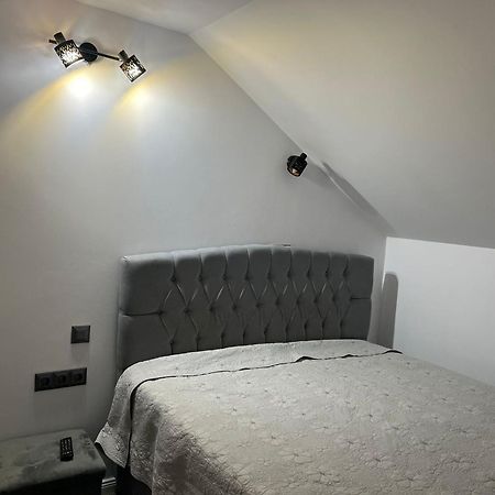 Apartament Mansarda Venus Râmnicu Vâlcea Eksteriør bilde