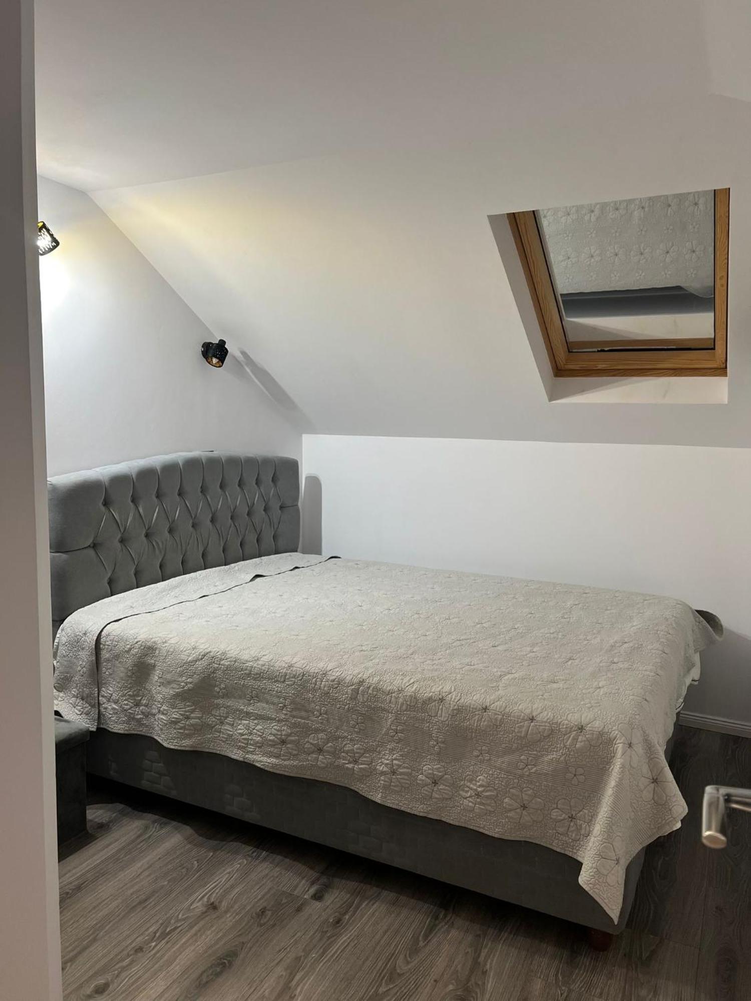 Apartament Mansarda Venus Râmnicu Vâlcea Eksteriør bilde